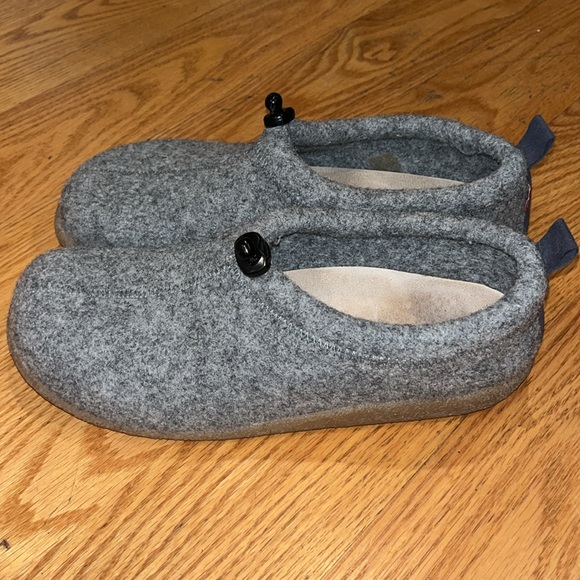 Lodge Shoe Unisex in Slate - Picture 6 of 14